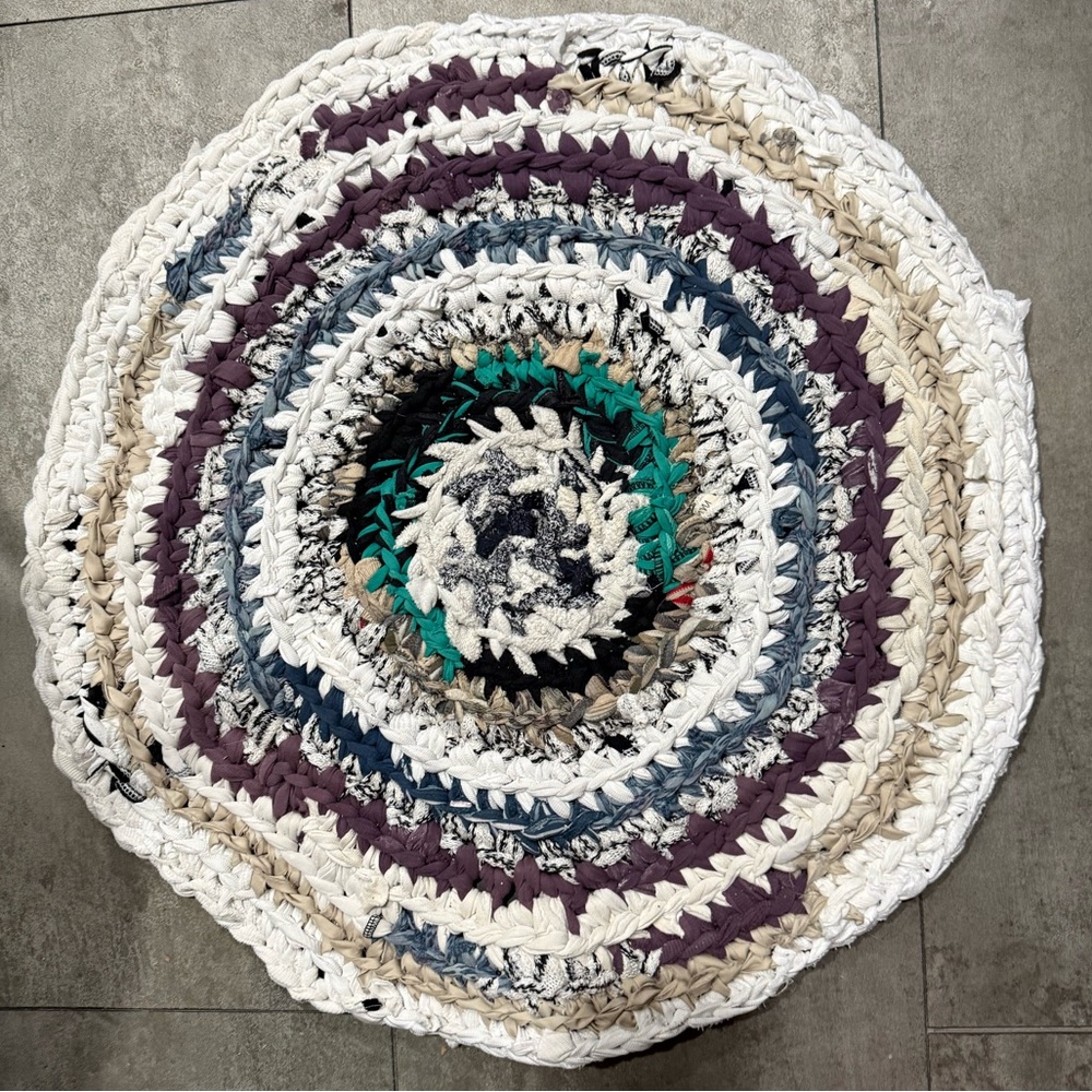 Handmade crocheted rug bathroom kitchen mat round 24”